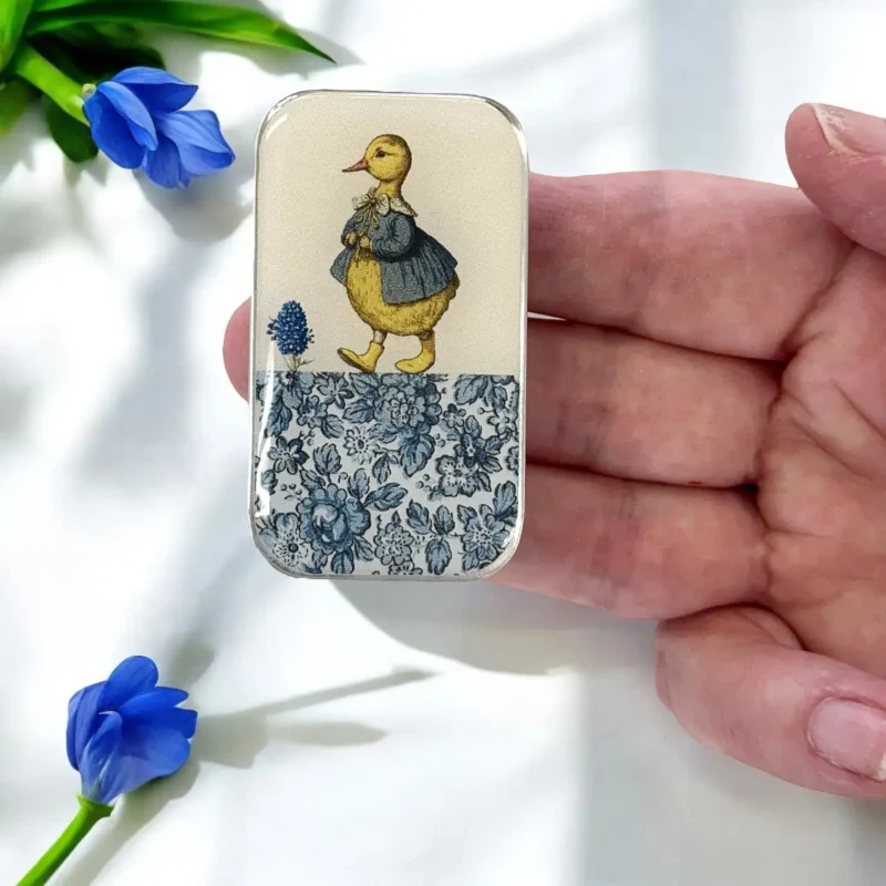 Duck and Flower Notions Tin - Image 3